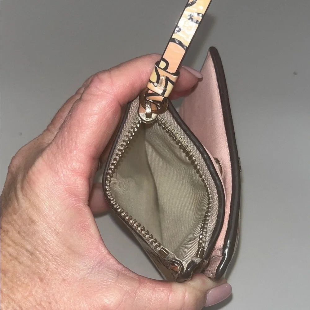 Tory Burch Floral Patterned Wallet in Cream and Peach